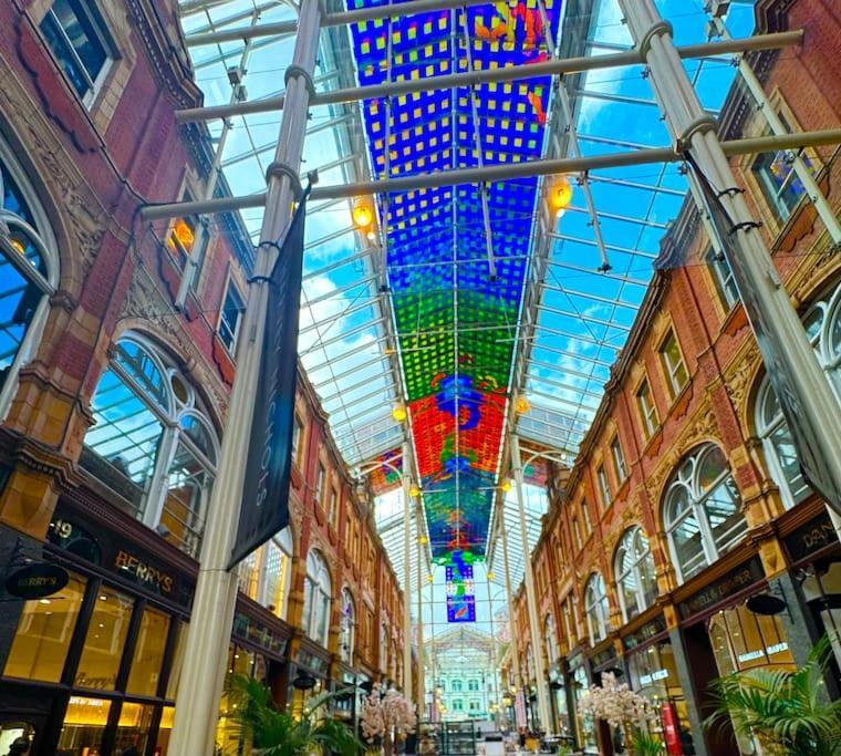 Harvey Nic'S & Designer Quarter 18 Ch Lejlighed Leeds  Eksteriør billede